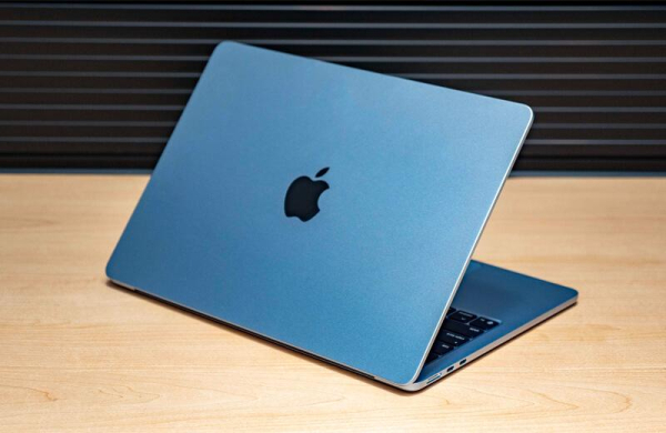 Обзор Apple MacBook Air 13 M4 (2025): лучшего ультрабука с мощным процессором