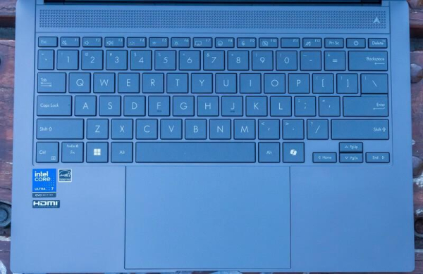 Обзор Asus Zenbook S 14: премиального компактного ноутбука на процессоре Lunar Lake