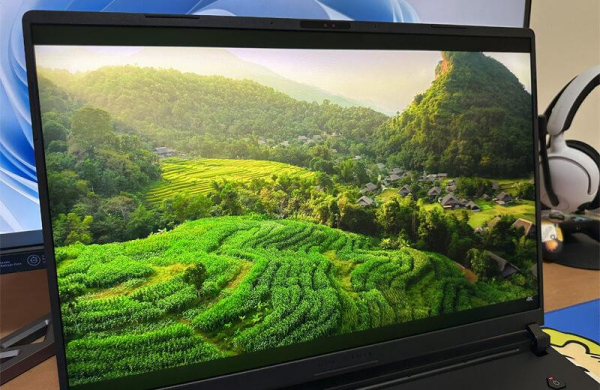 Обзор Asus ROG Strix Scar 18 (2025): невероятно мощного игрового ноутбука с RTX 5090 Обзор Asus ROG Strix Scar 18 (2025): невероятно мощного игрового ноутбука с RTX 5090