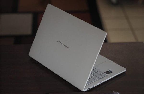 Обзор Asus Zenbook A14: ультралёгкого ноутбука с автономностью 24 часа Обзор Asus Zenbook A14: ультралёгкого ноутбука с автономностью 24 часа