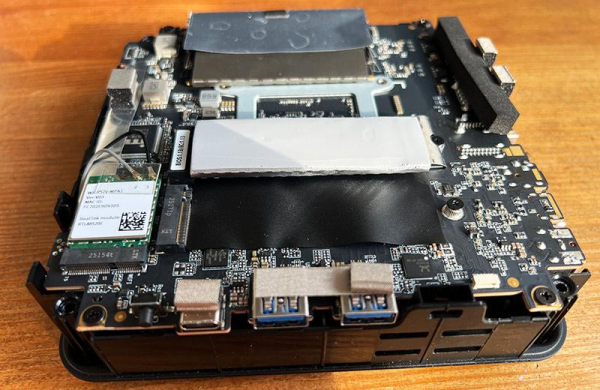 Обзор Chuwi Aubox на Ryzen 7 8745HS: мини-ПК для игр и работы в авангарде рынка